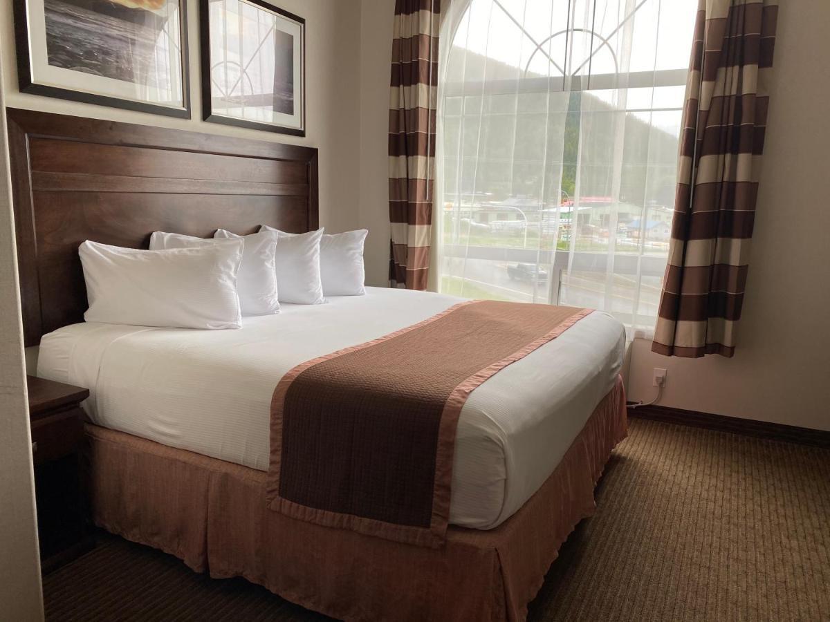 Ramada By Wyndham 3*